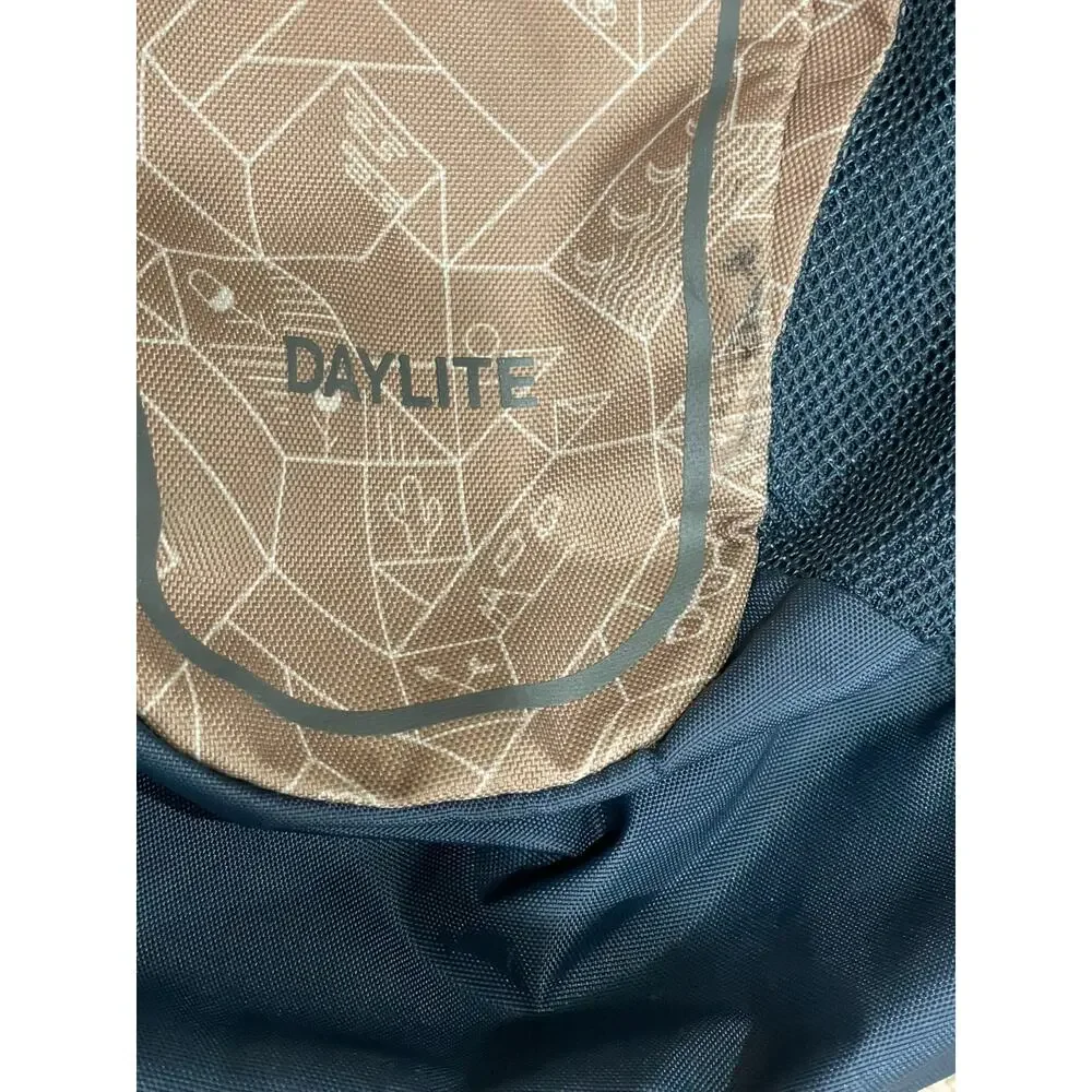 Osprey Daylite Lightweight Backpack H2O Hydration Ready Pack Hiking Camping GUC